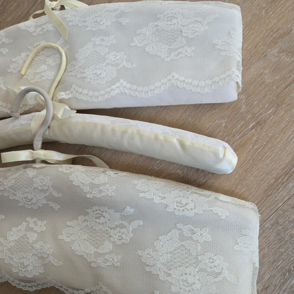 3- Vtg Victorian Lace/Ivory Satin Fabric Padded Clothes Hangers W Bows